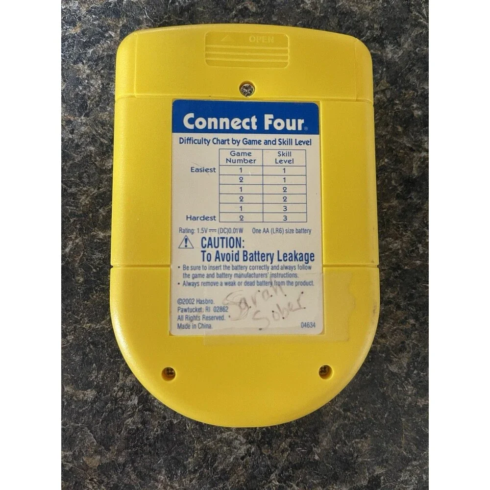 VTG. Connect Four Electronic Handheld Game 1995 Milton Bradley TESTED & WORKING